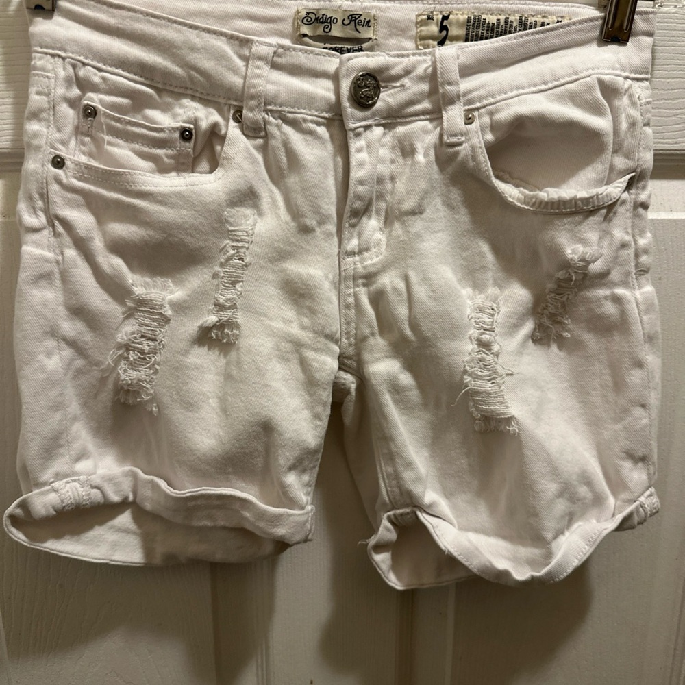Indigo Rein White Distressed Jean Shorts. Waist 26”